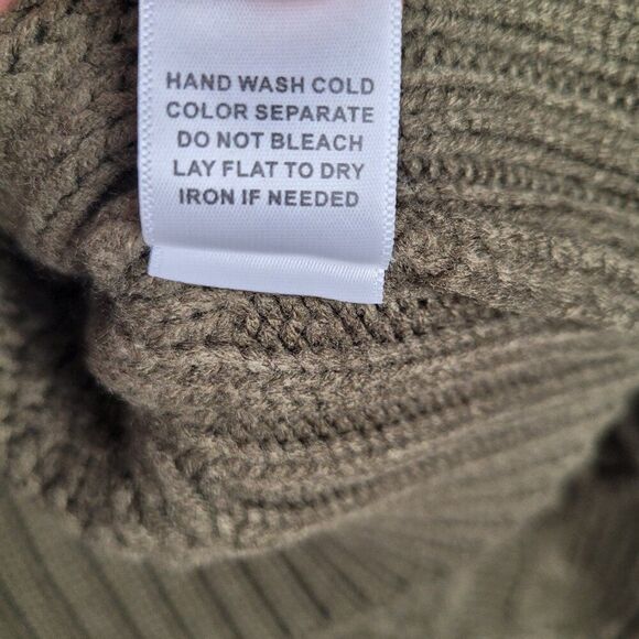 Gilli Olive Green Cable Knit Sweater Oversized Long Sleeve Size M NWT - Picture 11 of 12